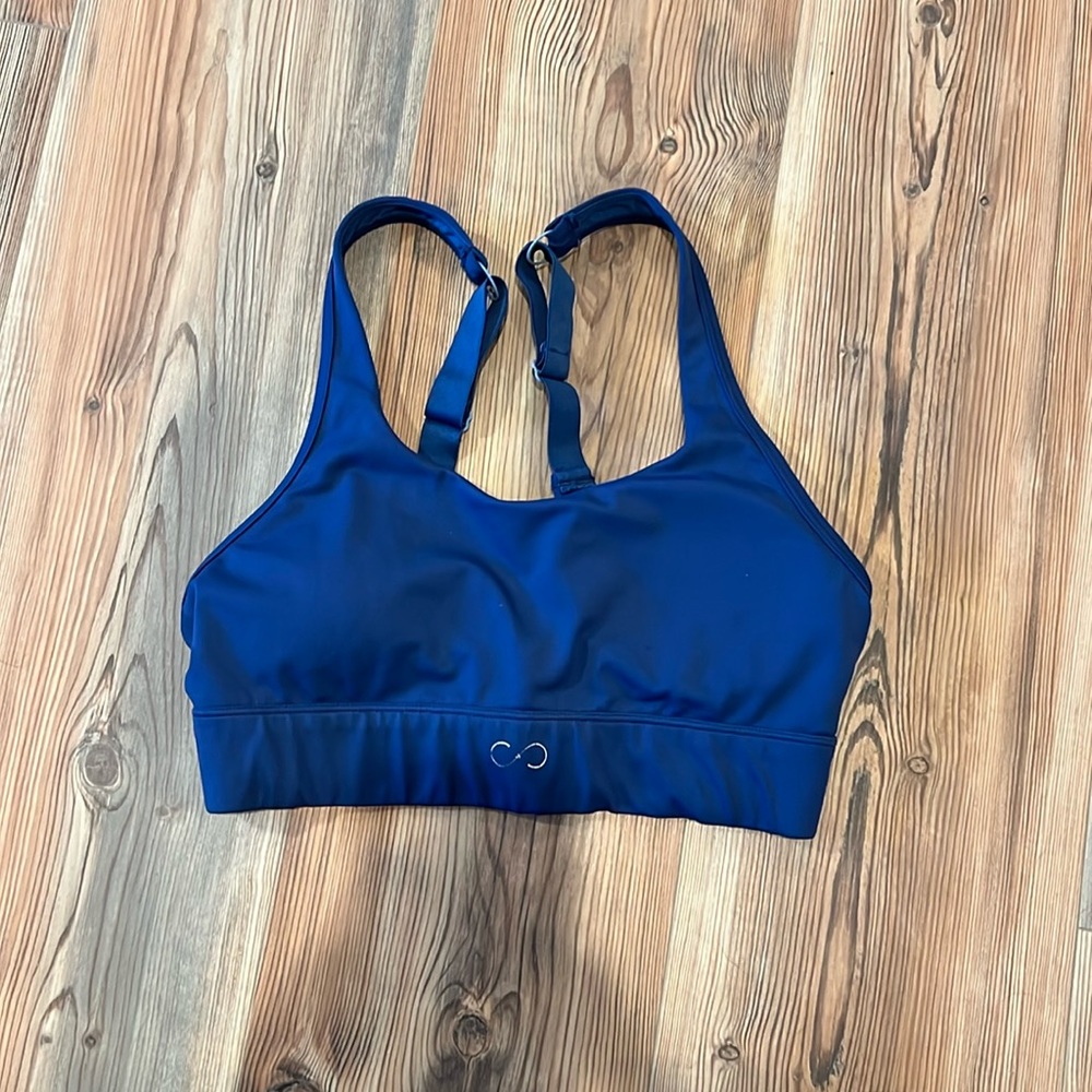 Curves N Combatboots sports bra